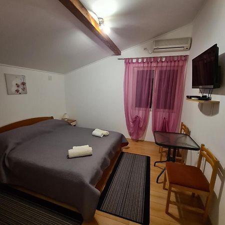Camp Krka Hotel Lozovac Exterior foto